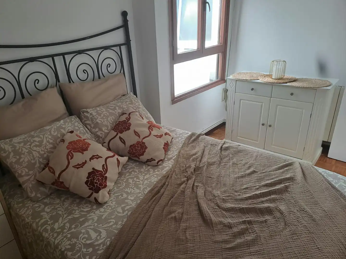 Habitación de Apartamento en venta en Oviedo  con Calefacción