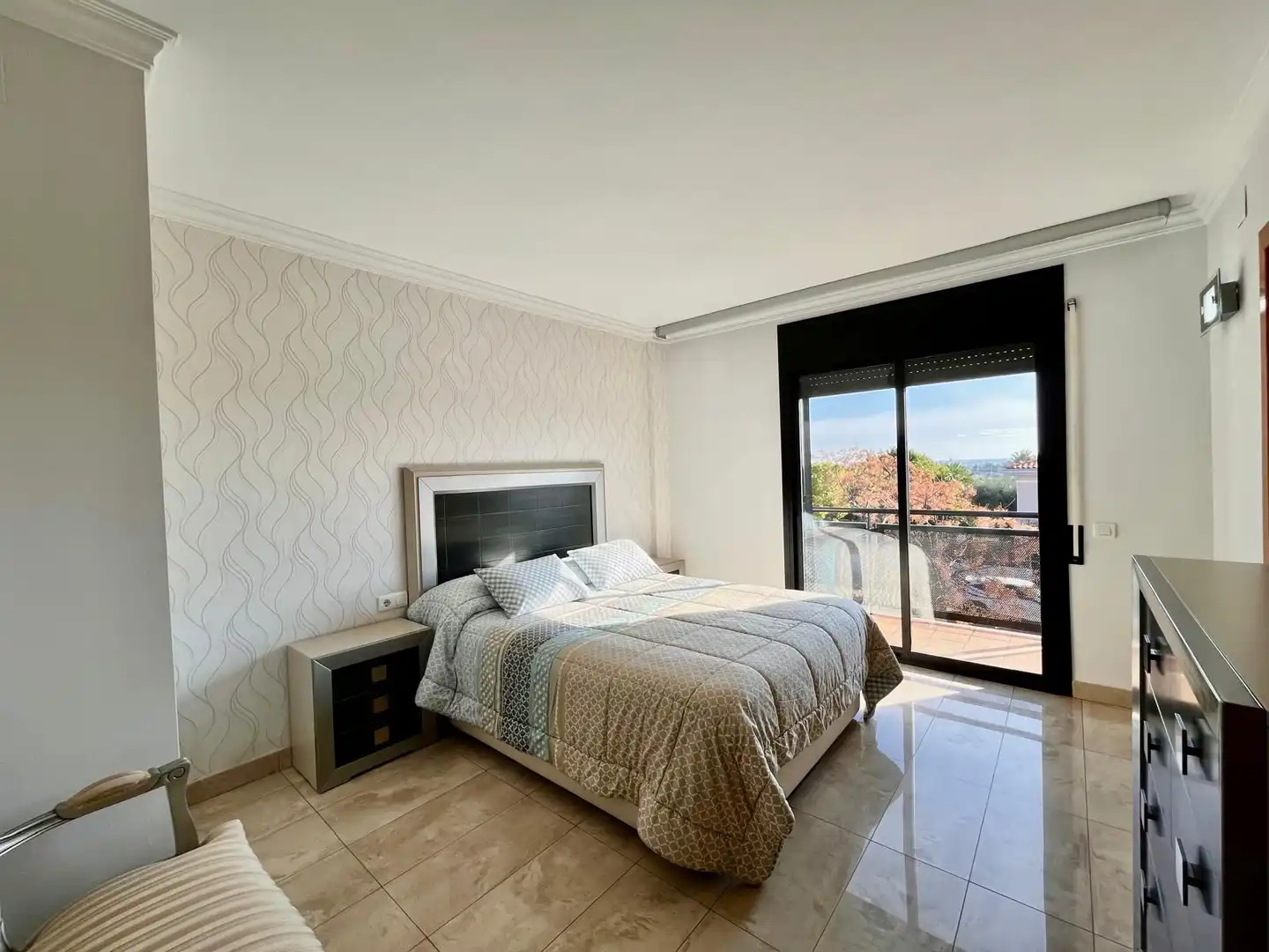 Habitación de Casa adosada en venta en Vilanova i la Geltrú con Calefacción, Jardín privado y Terraza