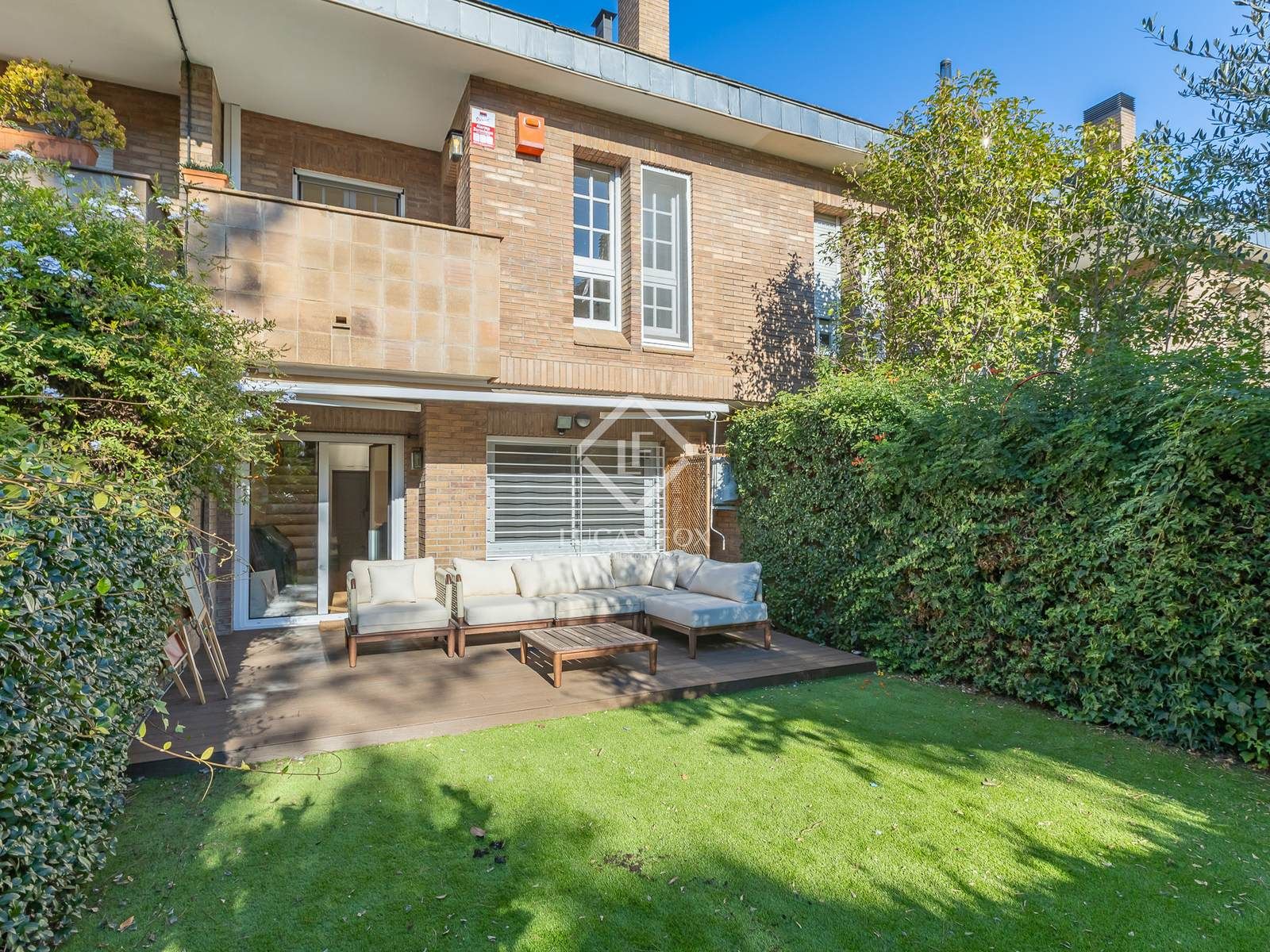 Jardí de Casa o xalet en venda en Sant Cugat del Vallès amb Aire condicionat, Calefacció i Jardí privat