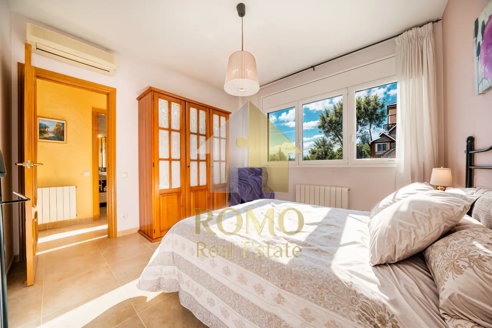 Habitación de Casa o chalet en venta en Santa Perpètua de Mogoda con Aire acondicionado, Calefacción y Terraza