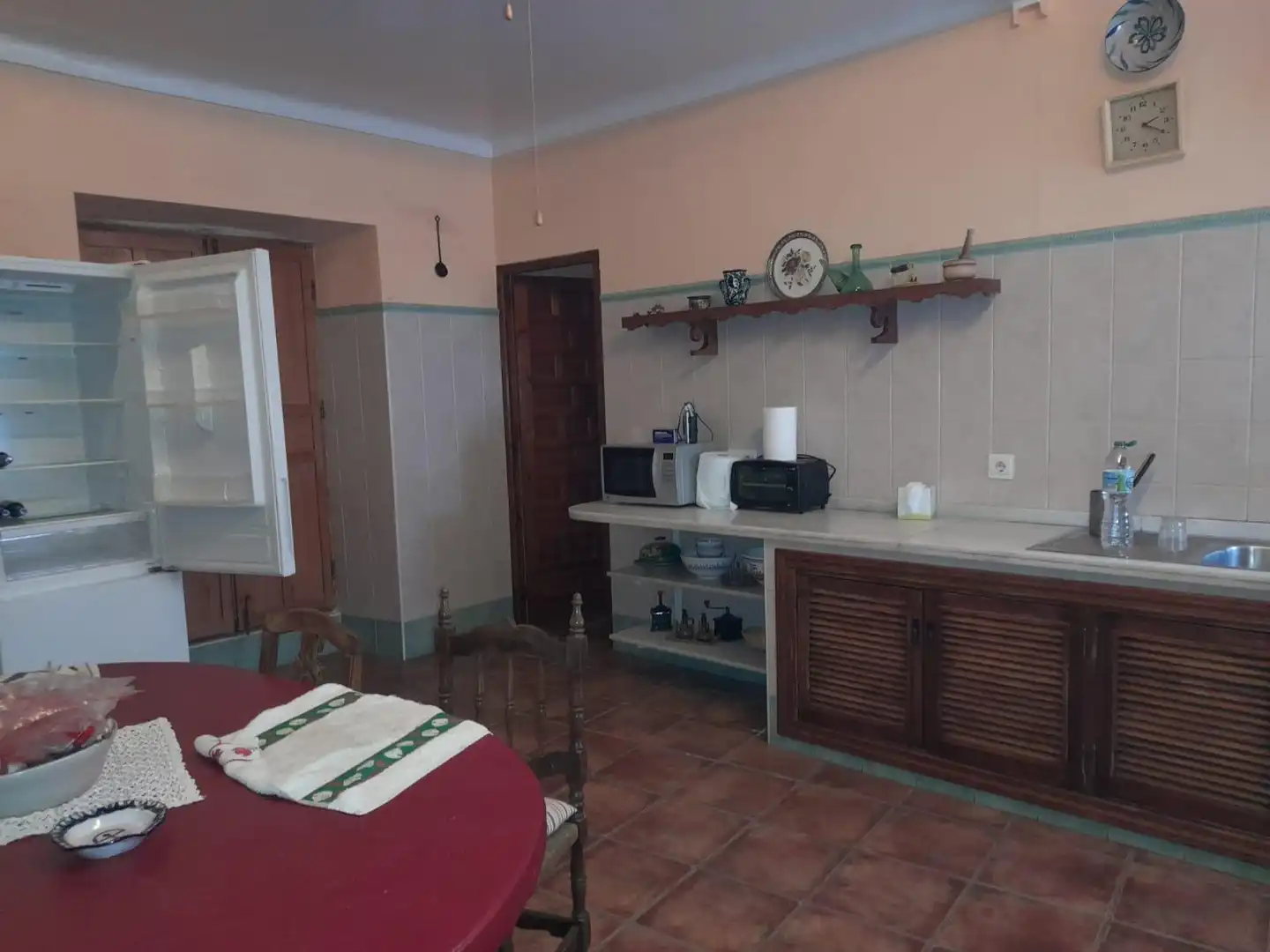 Cuina de Casa o xalet en venda en La Roda de Andalucía amb Aire condicionat, Jardí privat i Piscina