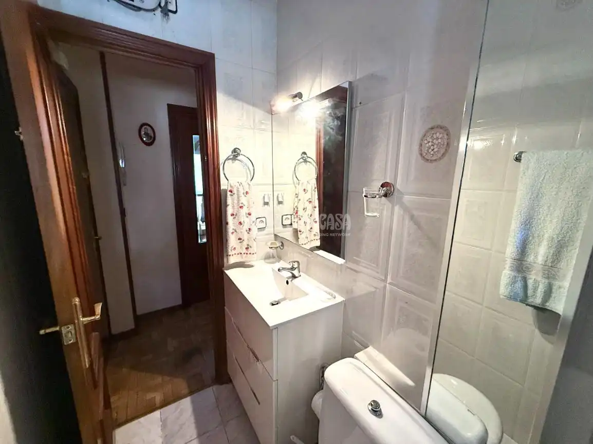 Badezimmer von Wohnung zum Verkauf in Madrid mit Klimaanlage, Heizung und Terrasse