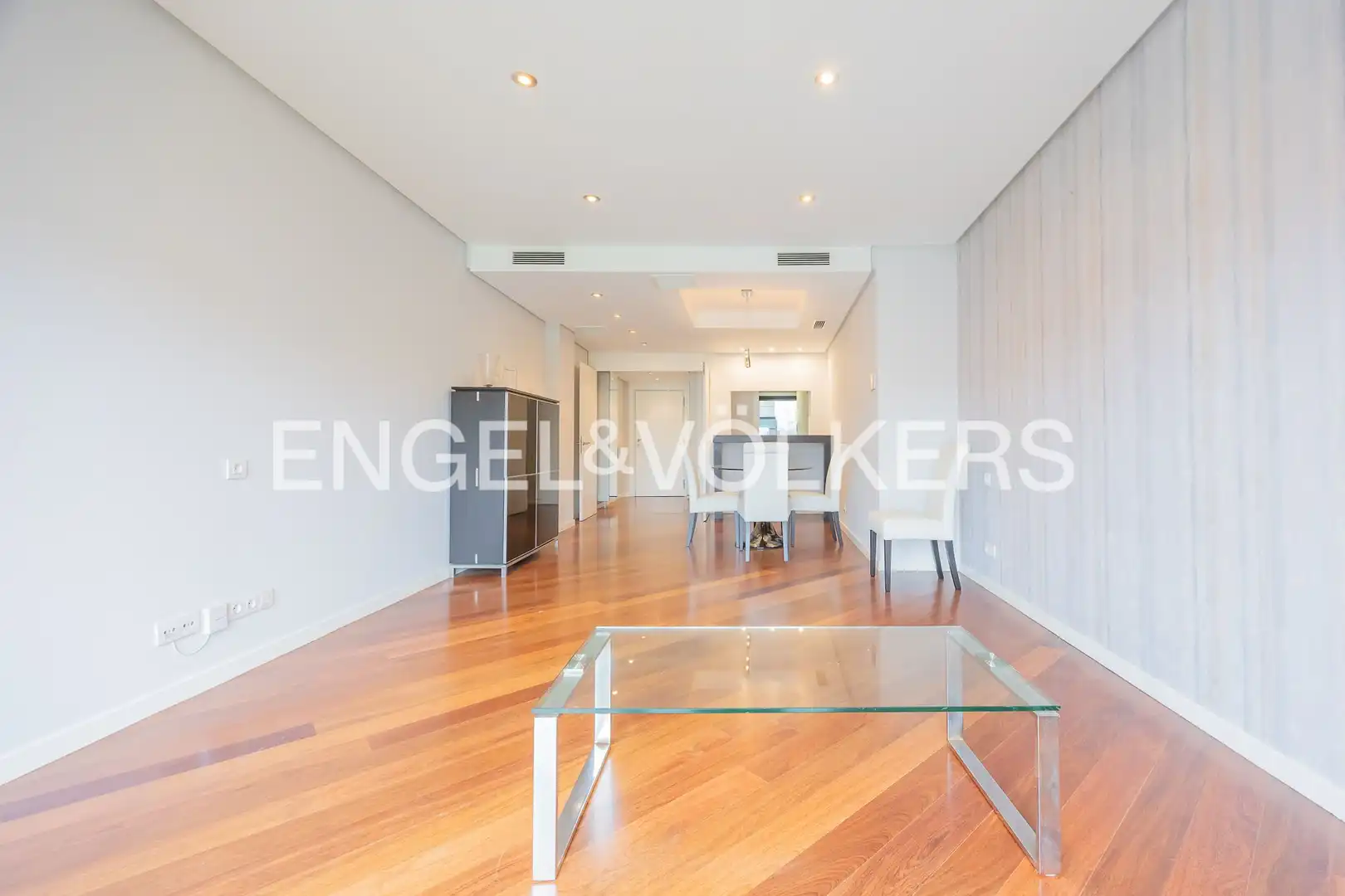 Living room of Flat for sale in Bilbao   with Air Conditioner, Heating and Parquet flooring