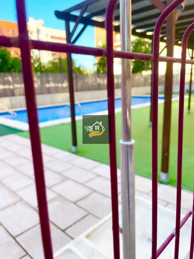 Außenansicht von Wohnung zur Miete in Murcia mit Heizung und Balkon