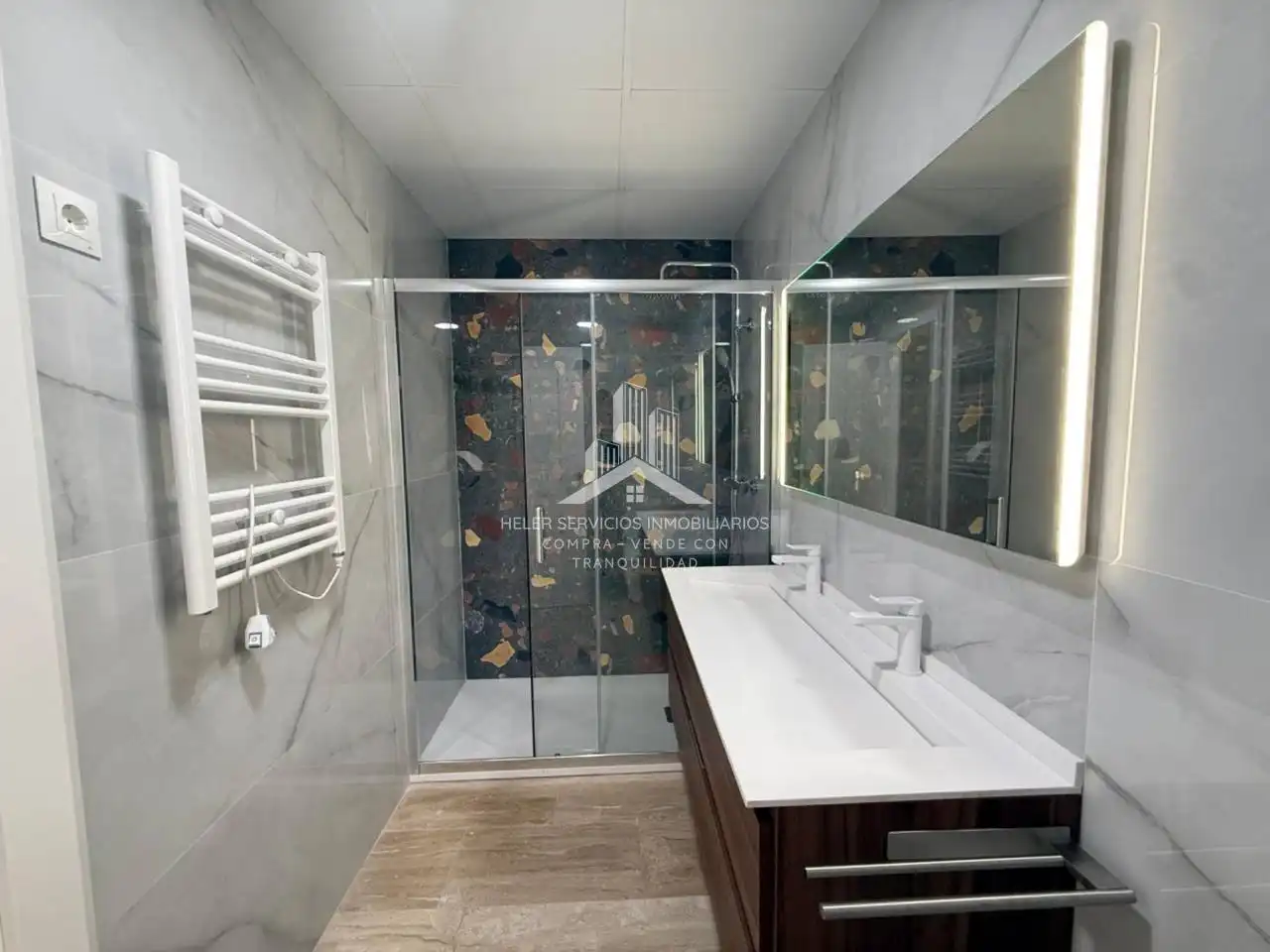Baño de Piso en venta en Castellón de la Plana / Castelló de la Plana con Aire acondicionado, Calefacción y Alarma