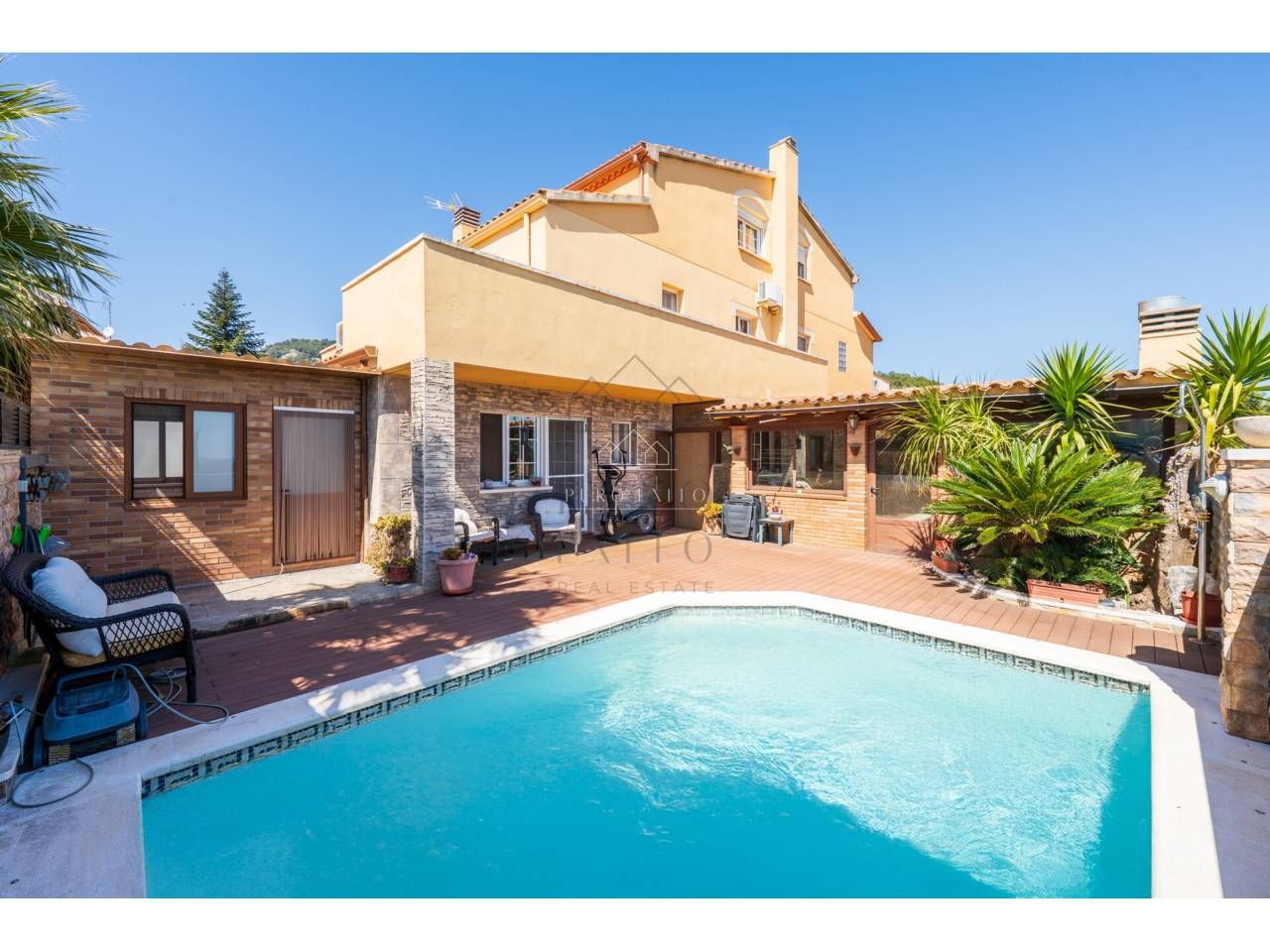 Piscina de Casa o xalet en venda en Valls amb Aire condicionat, Jardí privat i Moblat