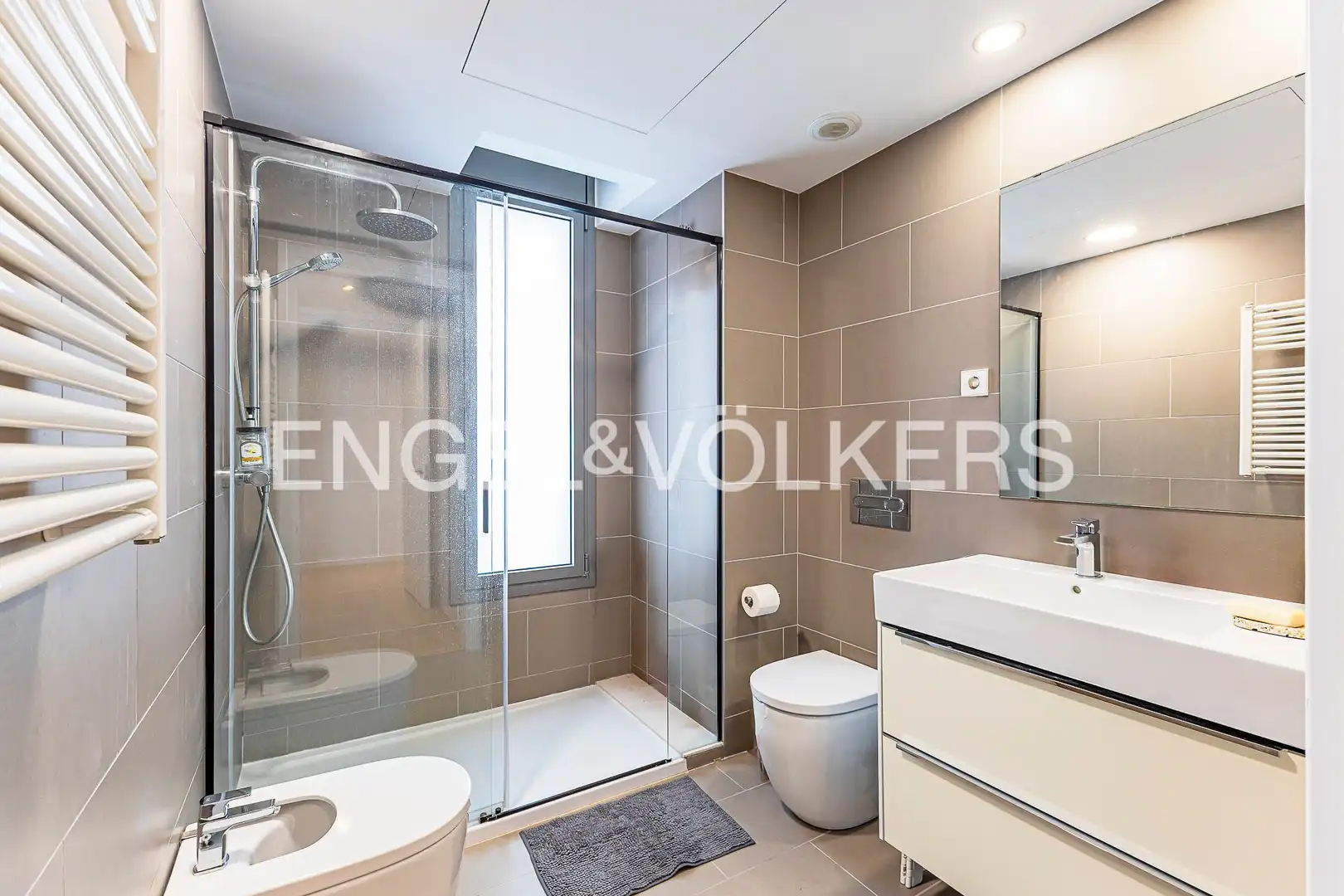 Bathroom of Flat for sale in Barcelona  with Air Conditioner, Heating and Terrace