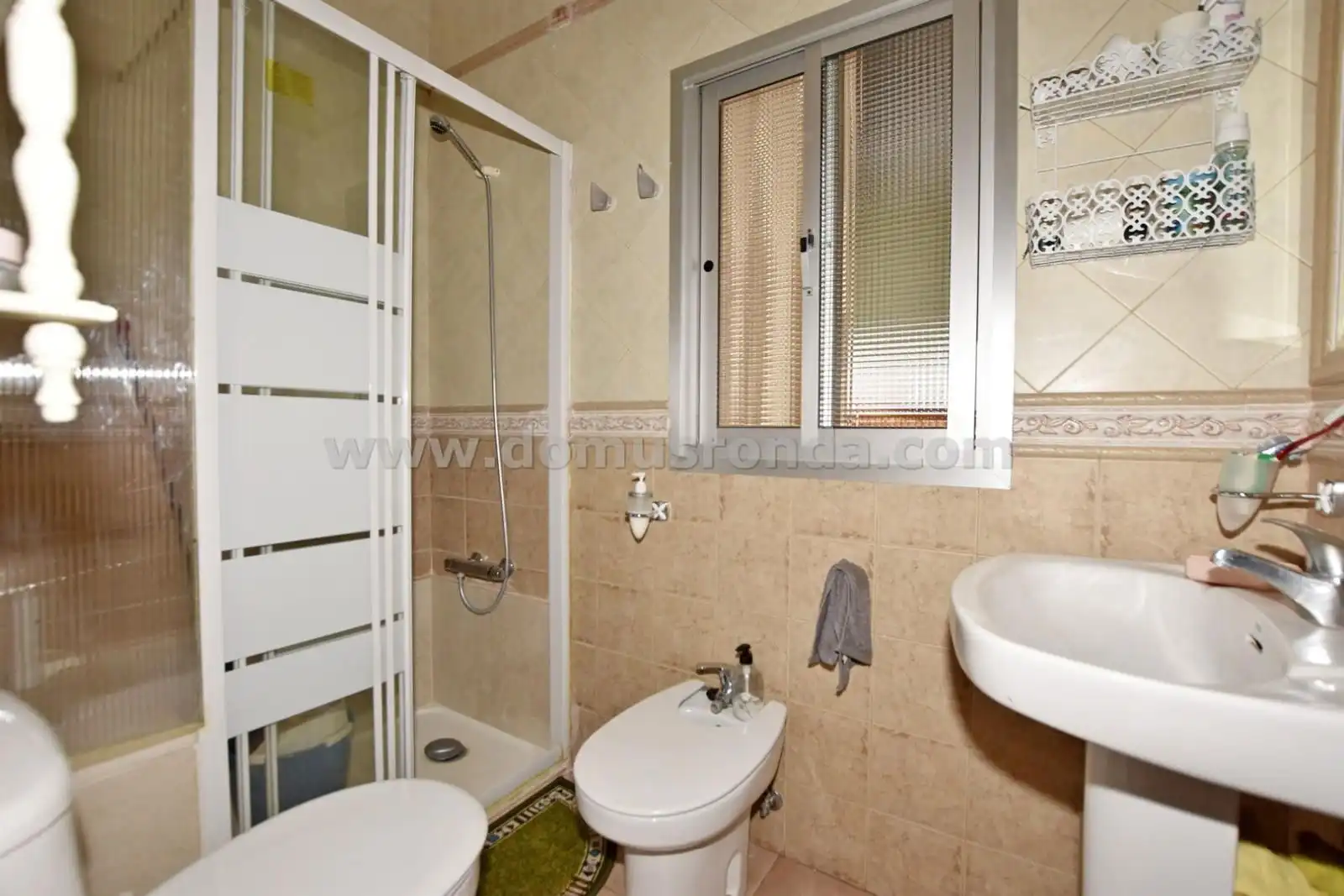 Badezimmer von Wohnung zum Verkauf in Ronda mit Möbliert