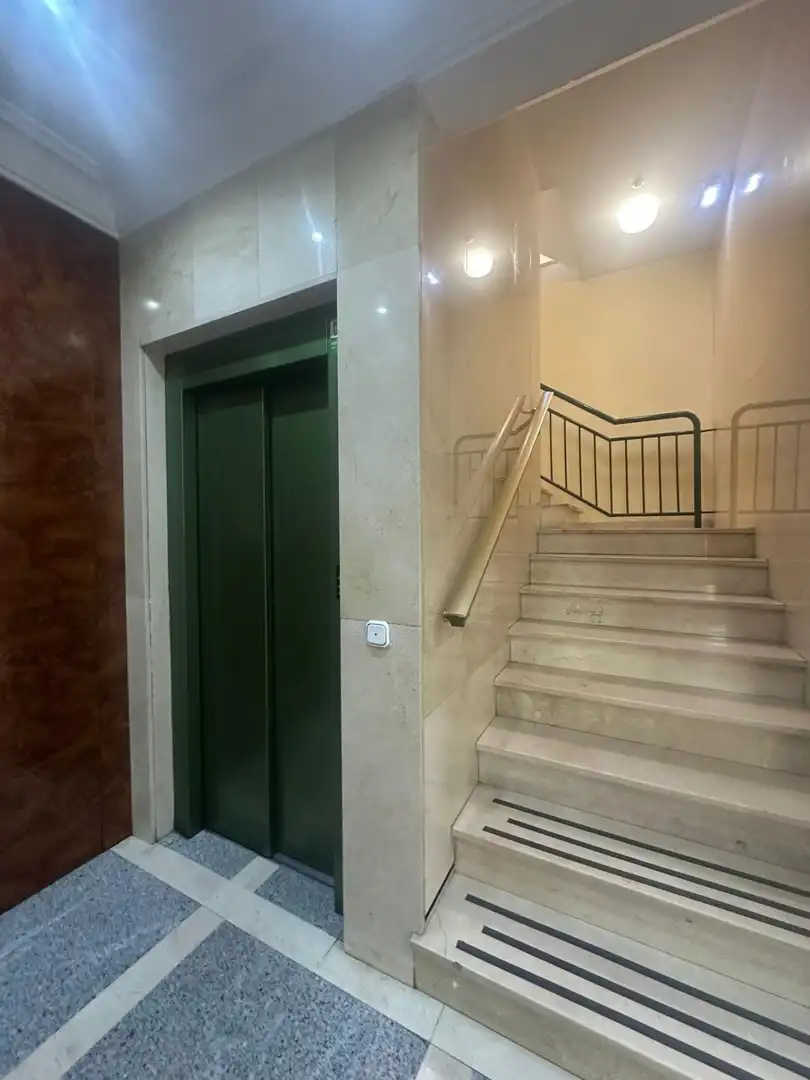 Piso en venta en León Capital  con Calefacción, Terraza y TV