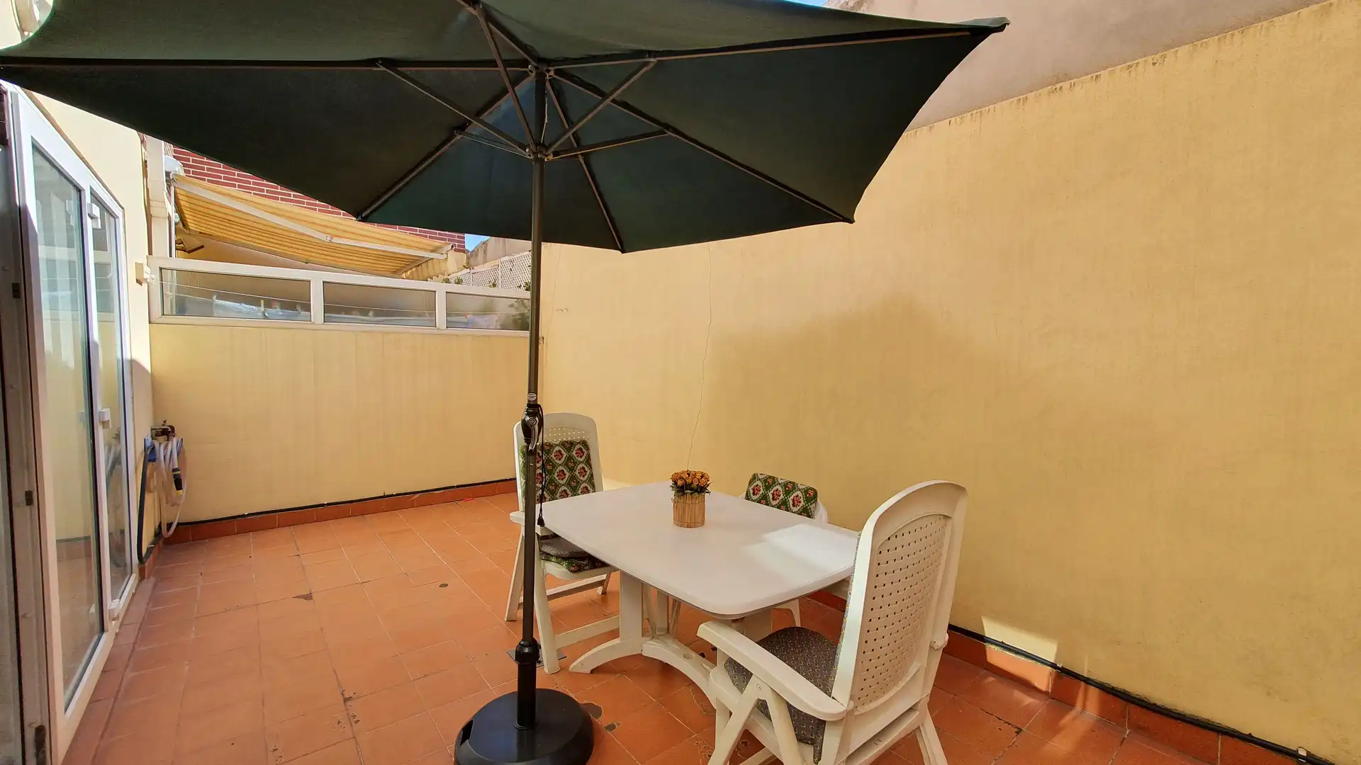 Terrassa de Casa adosada en venda en Dueñas amb Calefacció, Parquet i Terrassa