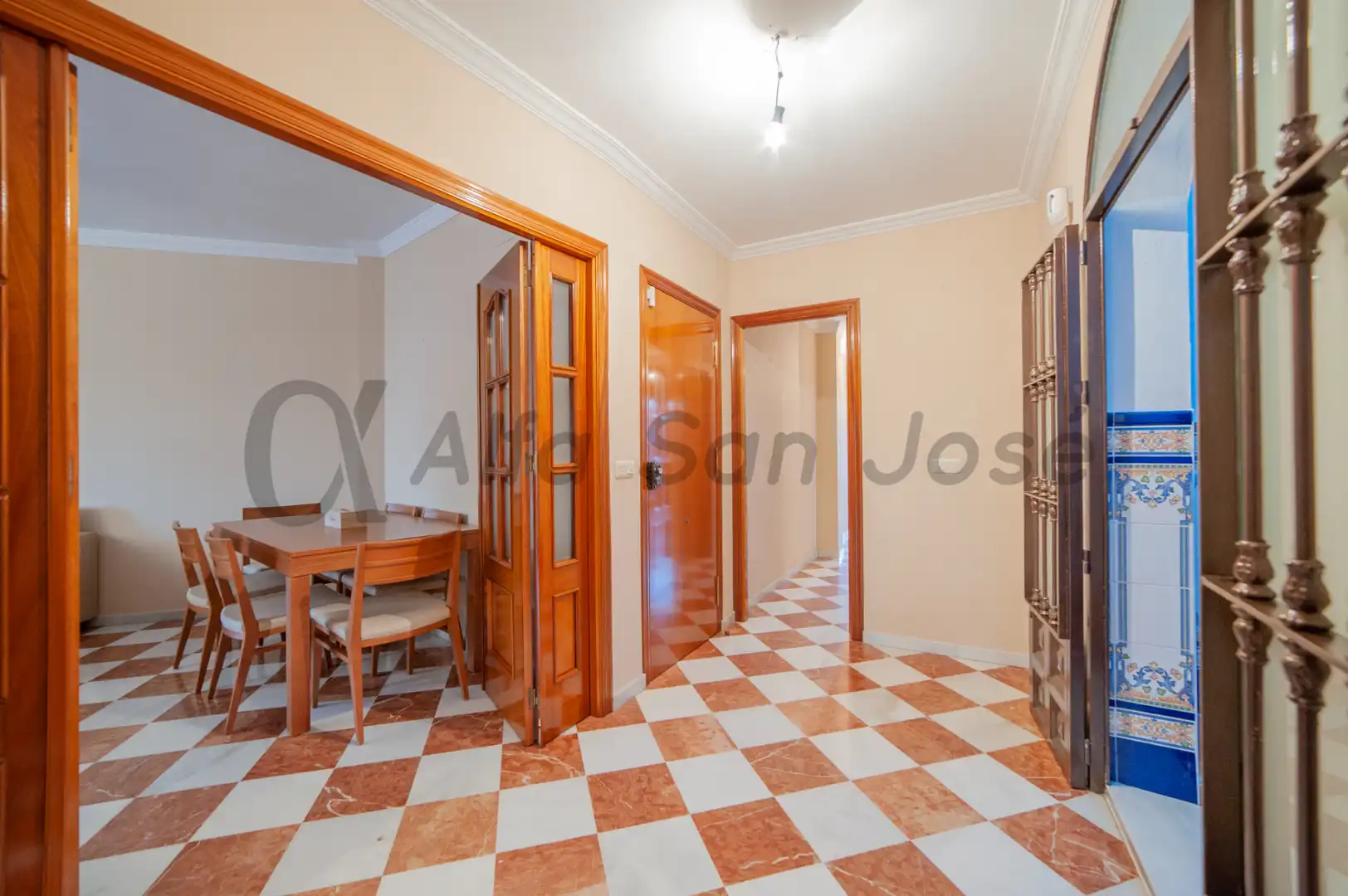 Casa adosada en venda en La Rinconada amb Moblat