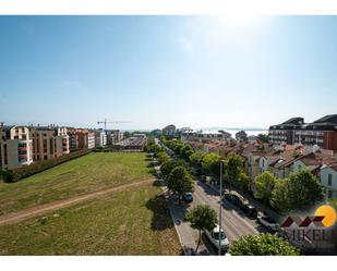 Vista exterior de Dúplex en venda en Santander amb Balcó