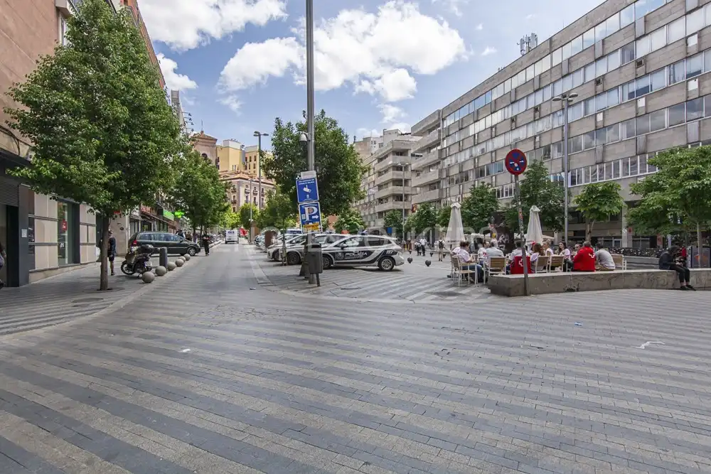 Außenansicht von Wohnung zur Miete in Madrid mit Klimaanlage, Heizung und Möbliert