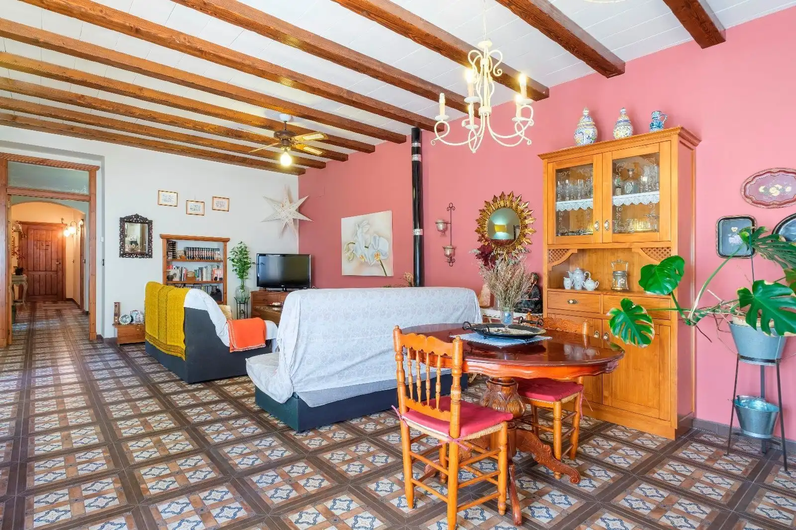 Sala d'estar de Casa o xalet en venda en El Pinós / Pinoso amb Calefacció, Terrassa i Traster
