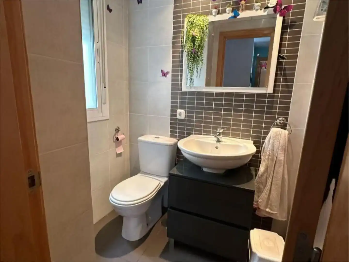 Baño de Piso en venta en Riogordo con Aire acondicionado, Parquet y Microondas