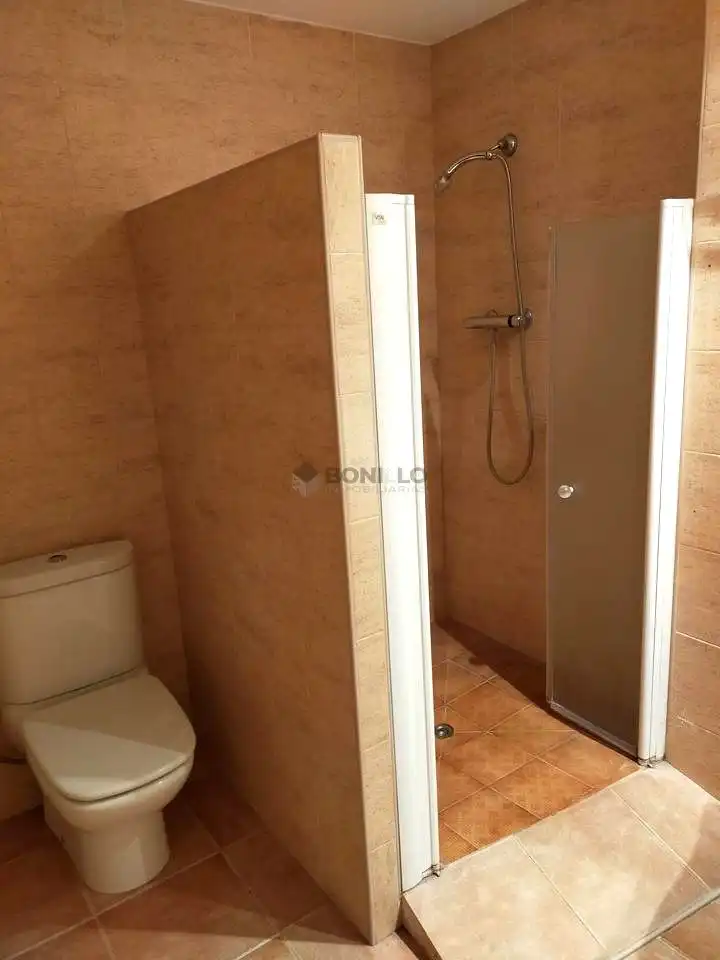 Badezimmer von Wohnung zur Miete in Teruel mit Heizung, Terrasse und Abstellraum