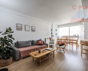 Living room of Flat to rent in  Madrid Capital  with Air Conditioner, Heating and Parquet flooring