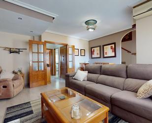 Sala d'estar de Casa adosada en venda en Los Alcázares amb Terrassa i Balcó