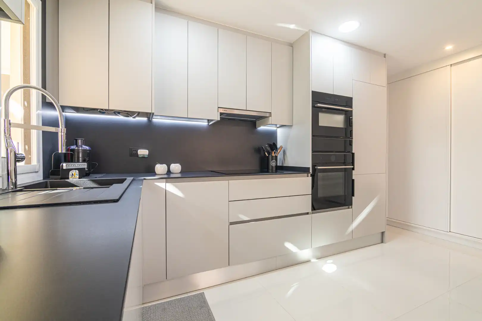 Cuina de Apartament en venda en Santa Pola amb Aire condicionat, Moblat i Balcó