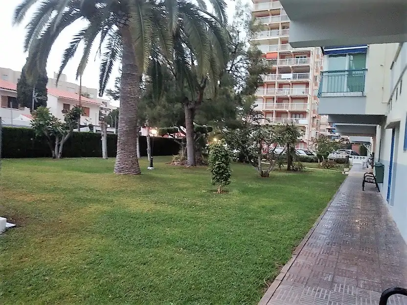 Aparcament de Apartament de lloguer en Benicasim / Benicàssim amb Terrassa, Moblat i Es permeten mascotes