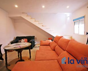 Sala d'estar de Casa o xalet en venda en La Roda de Andalucía amb Terrassa