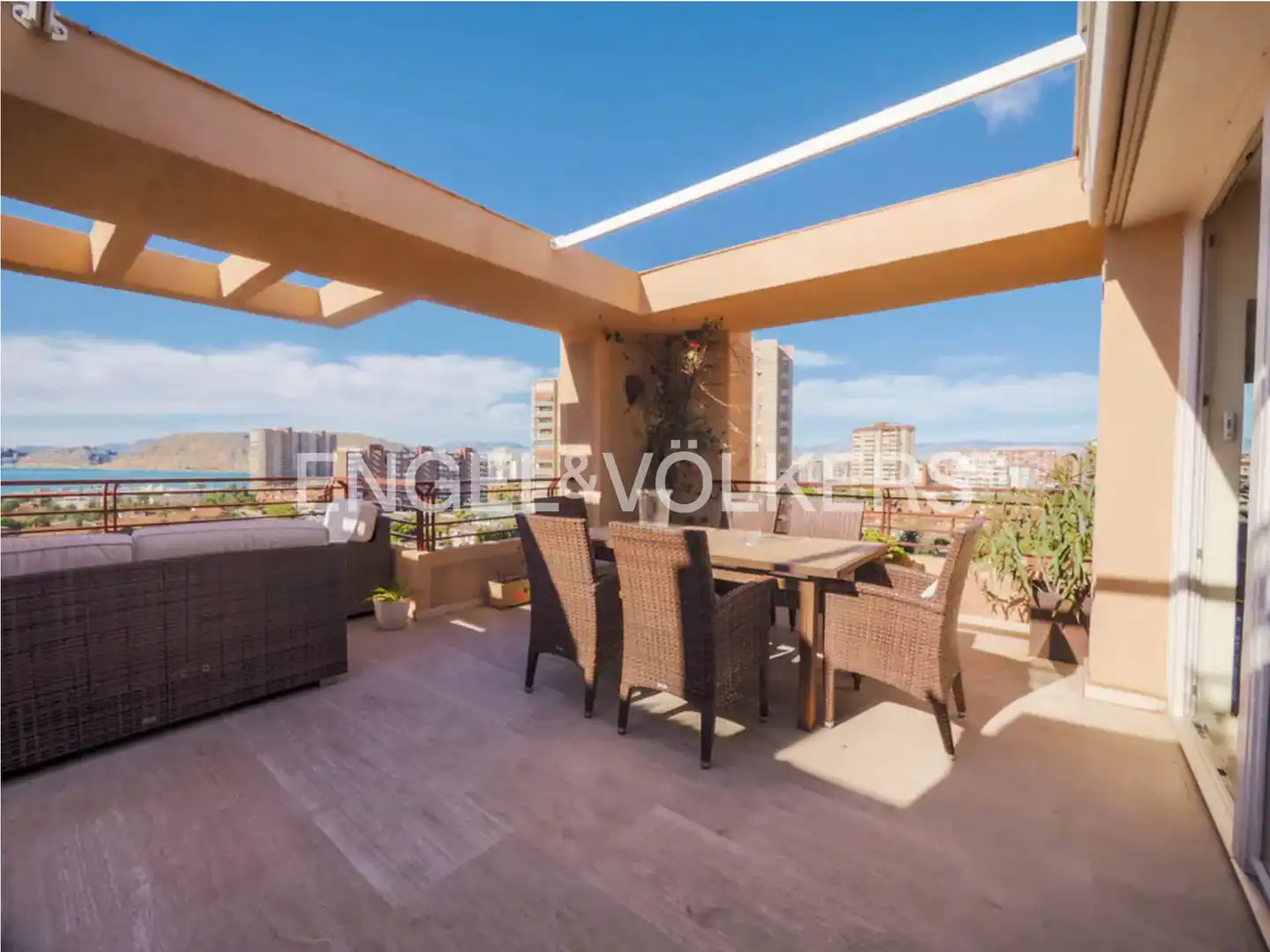Terrasse von Dachboden zum Verkauf in Alicante / Alacant mit Klimaanlage, Heizung und Terrasse