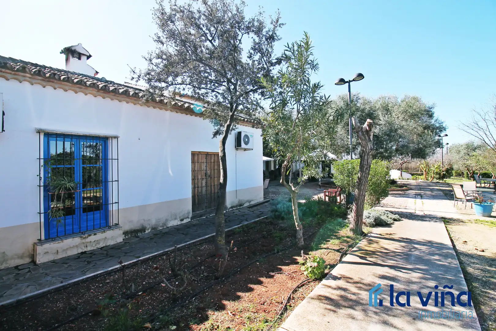 Vista exterior de Finca rústica en venta en Martín de la Jara con Aire acondicionado, Jardín privado y Trastero