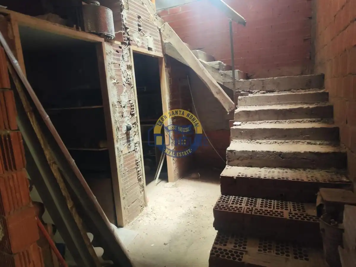 Immobles singulars en venda a Trobajo del Camino, imagen 2