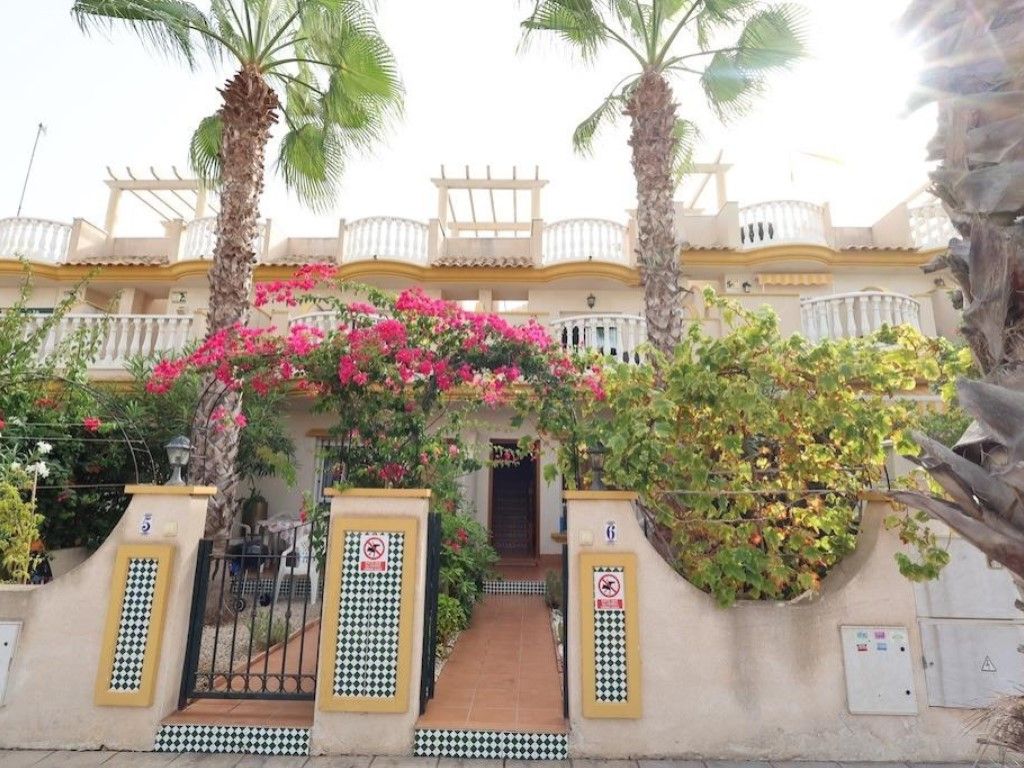 Exterior view of House or chalet for sale in Orihuela  with Private garden and Terrace