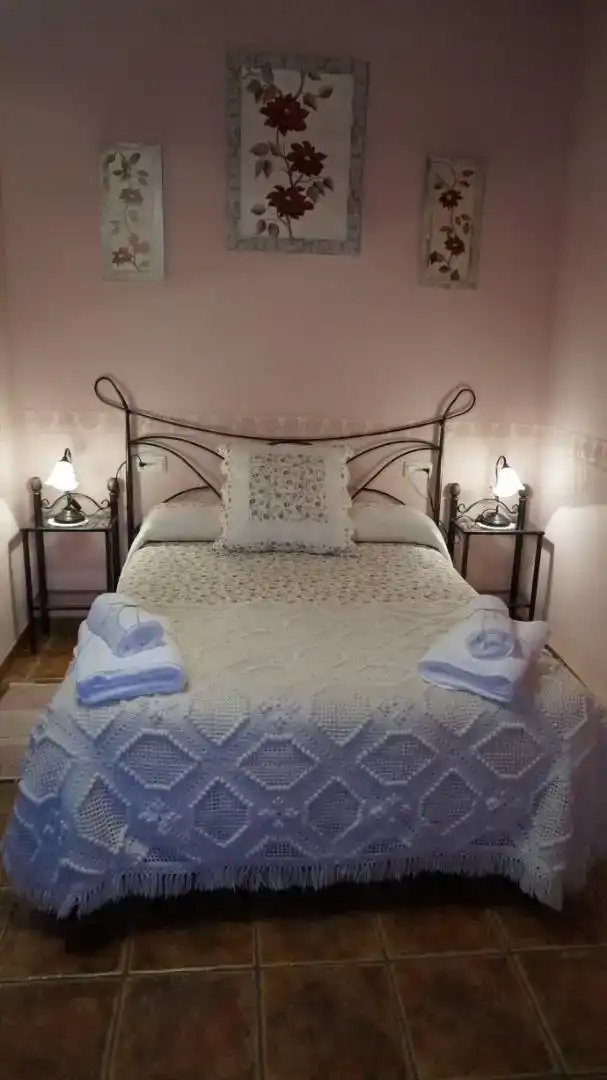 Dormitori de Casa adosada en venda en Valverde del Fresno amb Aire condicionat i Balcó