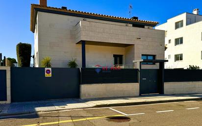 Vista exterior de Casa o xalet en venda en Roses amb Terrassa