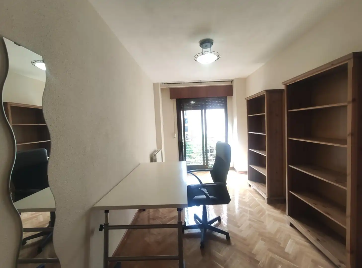 Schlafzimmer von Wohnung zur Miete in Madrid mit Klimaanlage, Heizung und Parkett