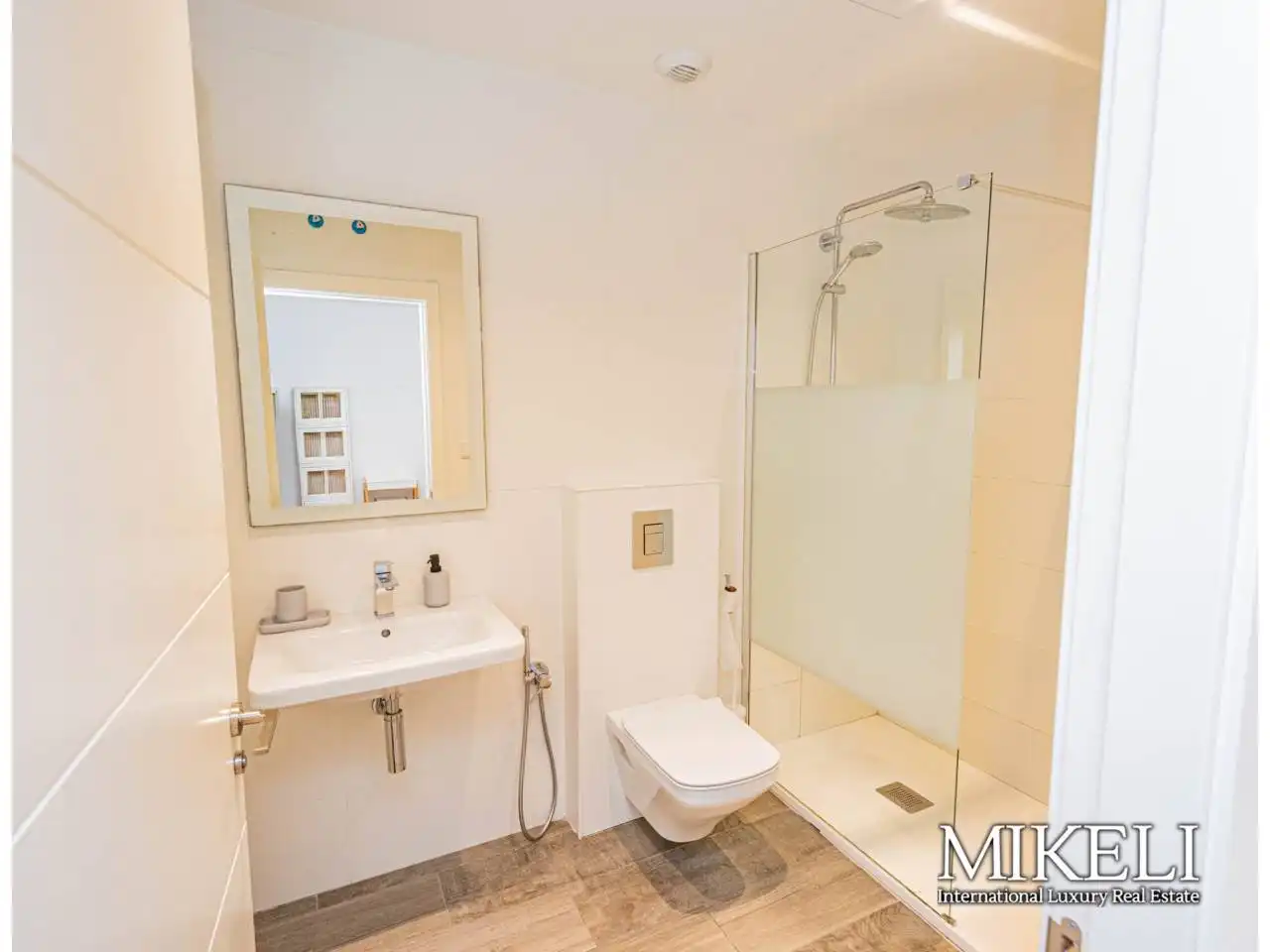 Flat with terrace to rent in Calle Hernán Cortés, imagen 16