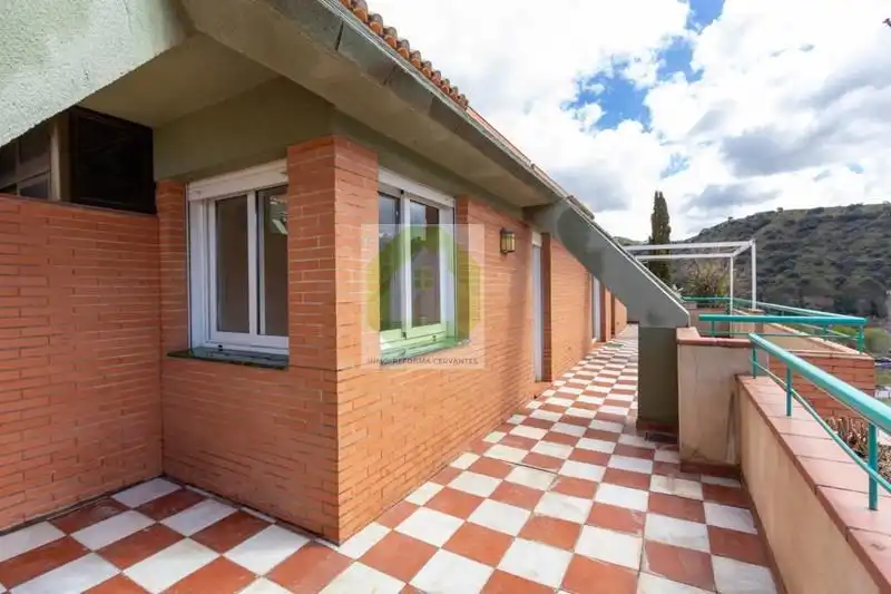 Vista exterior de Àtic en venda en Granada