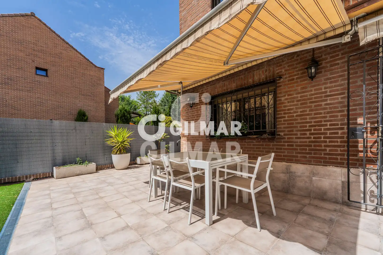 Casa pareada con piscina en venta en El Soto de la Moraleja, imagen 2