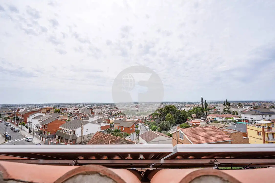 Vista exterior de Casa o chalet en venta en Viladecans con Aire acondicionado, Calefacción y Terraza