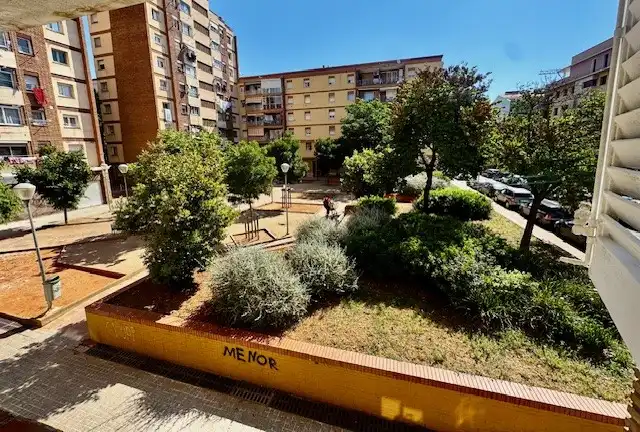 Vista exterior de Piso en venta en Sabadell con Calefacción, Horno y Microondas