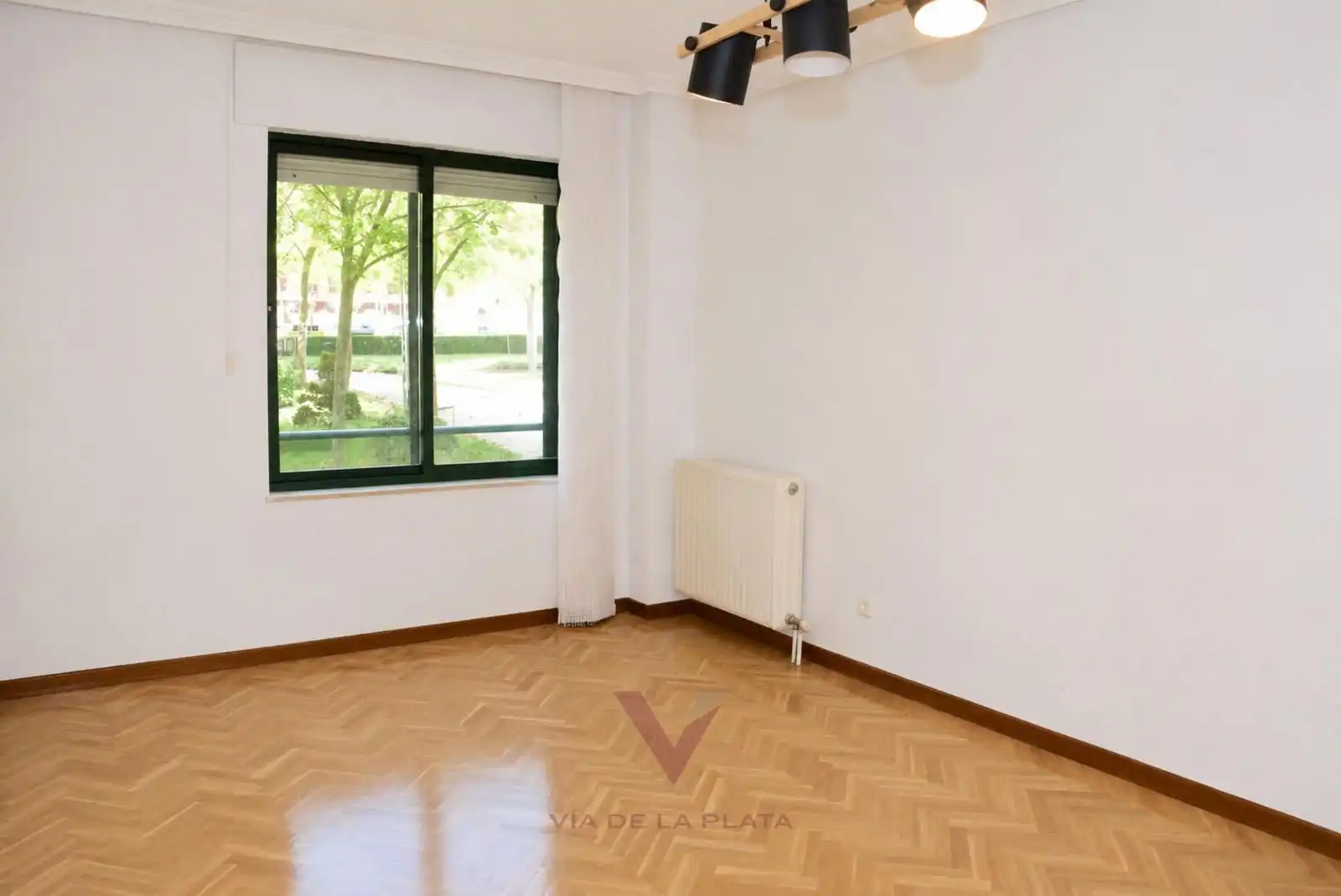 Bedroom of Flat for rent in Salamanca  with Heating, Oven and Washing machine
