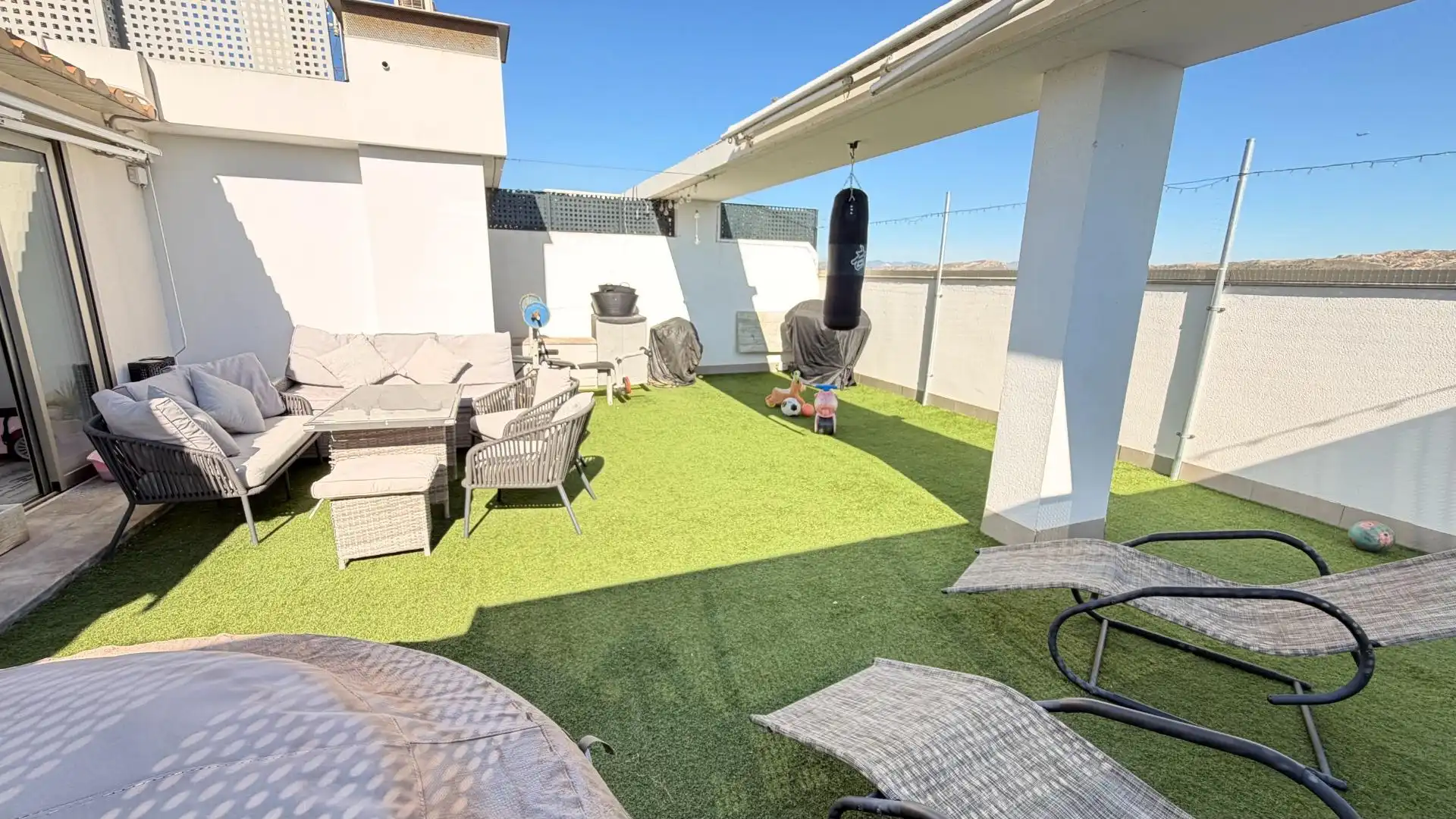 Terrasse von Dachboden zum Verkauf in Elche / Elx mit Heizung, Terrasse und Abstellraum