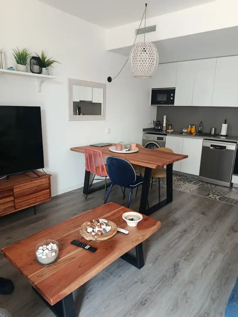 Dining room of Attic for rent in Vilanova i la Geltrú  with Air Conditioner, Parquet flooring and Terrace