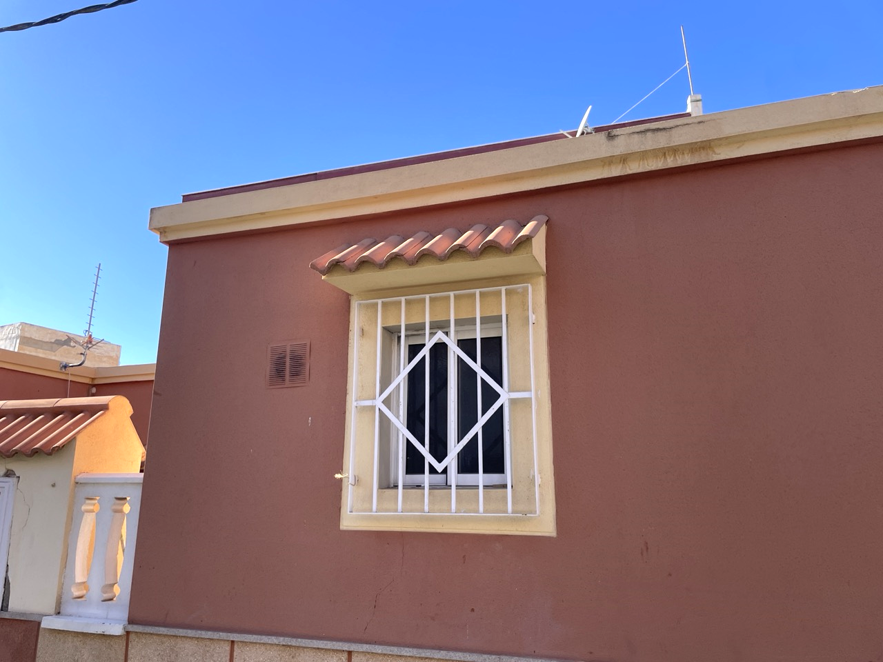 Vista exterior de Casa o xalet en venda en  Almería Capital