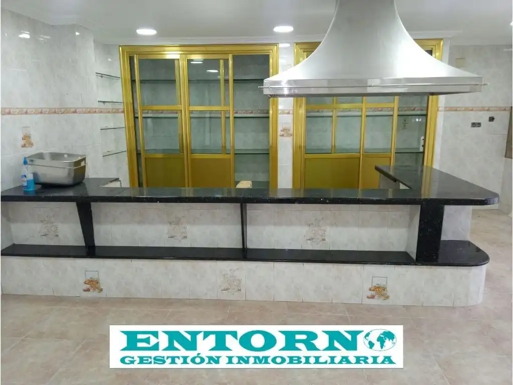 Cocina de Casa o chalet en venta en Santa Perpètua de Mogoda con Jardín privado, Terraza y Trastero