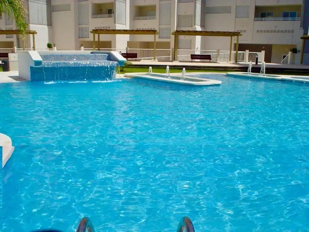 Piscina de Apartamento en venta en Calpe / Calp con Aire acondicionado, Calefacción y Jardín privado