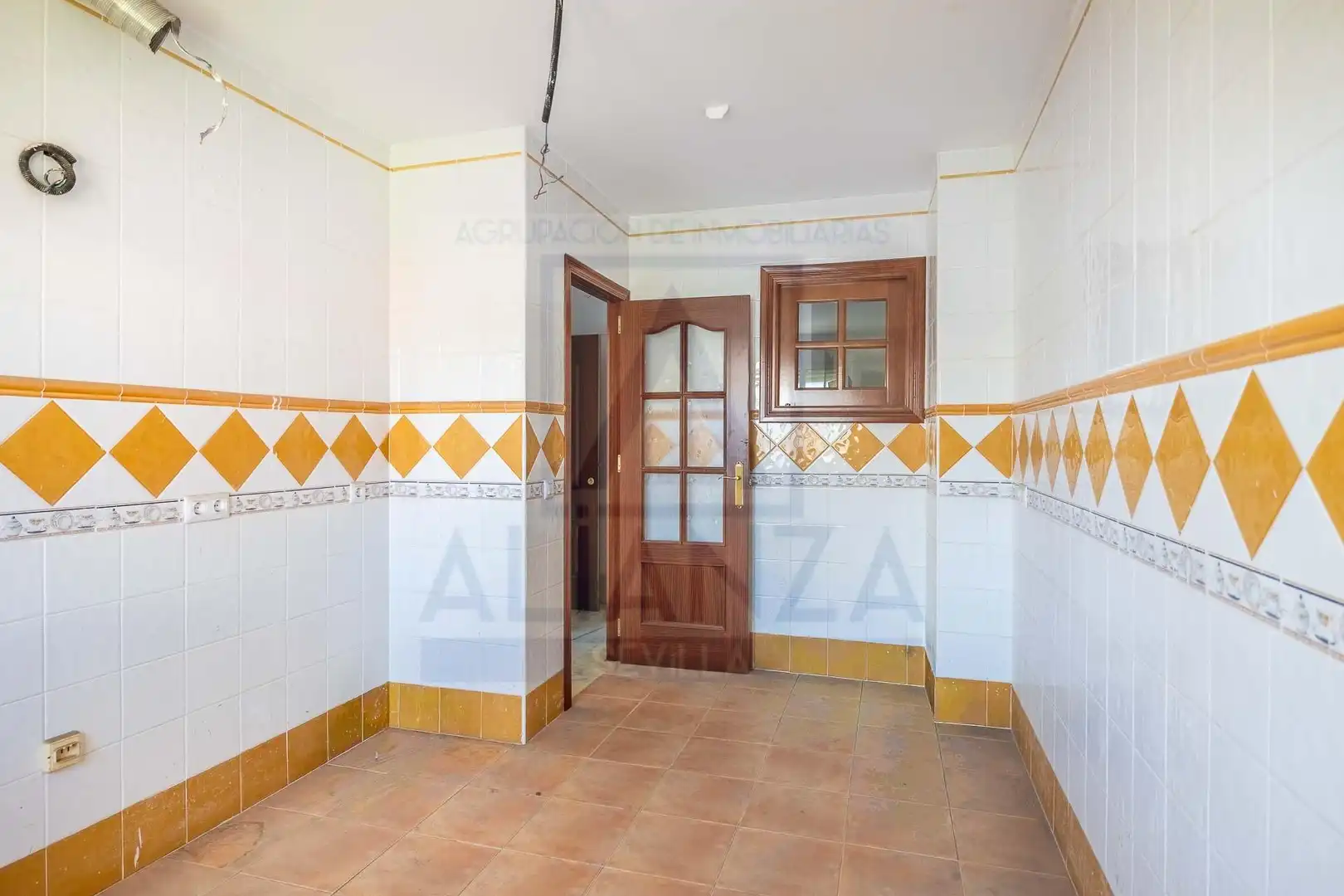 Gebäude zum Verkauf in CORDOBA, 14, La Algaba