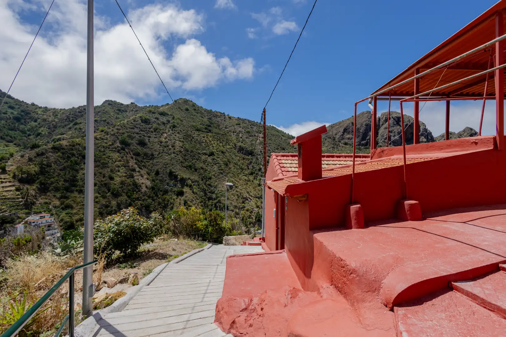 Vista exterior de Casa adosada en venta en Vallehermoso con Terraza, Amueblado y Horno