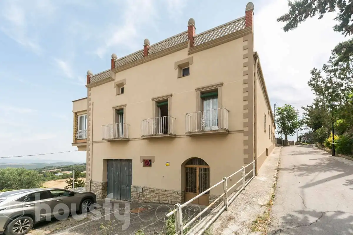 Vista exterior de Casa o xalet en venda en Argençola amb Calefacció, Jardí privat i Terrassa