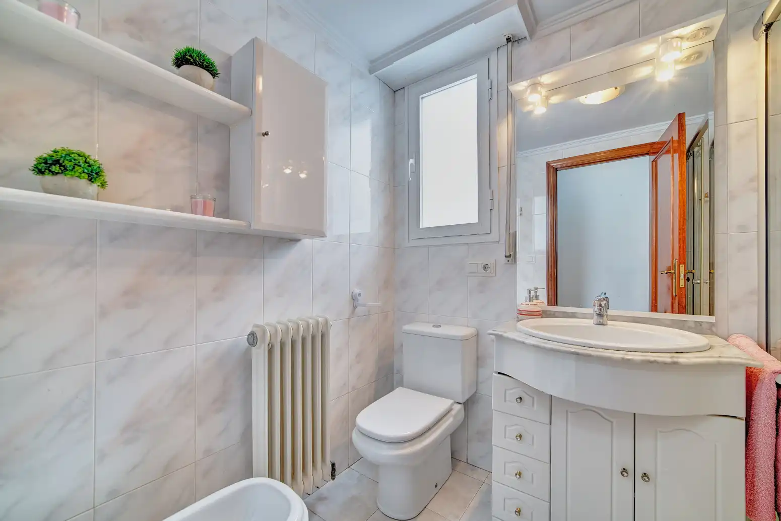 Baño de Piso en venta en Burlada / Burlata con Calefacción, Parquet y Terraza