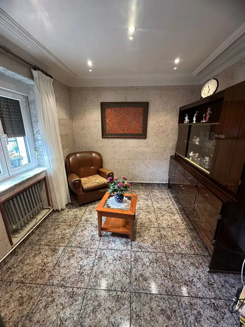 Sala de estar de Casa adosada en venta en San Martín del Rey Aurelio con Calefacción, Jardín privado y Terraza