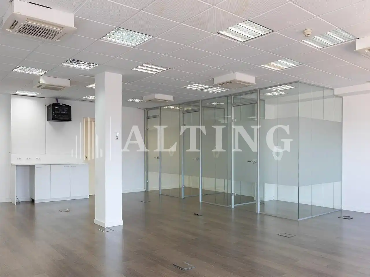 Office space with lift to rent in Gran Vía Corts Catalanes, imagen 6