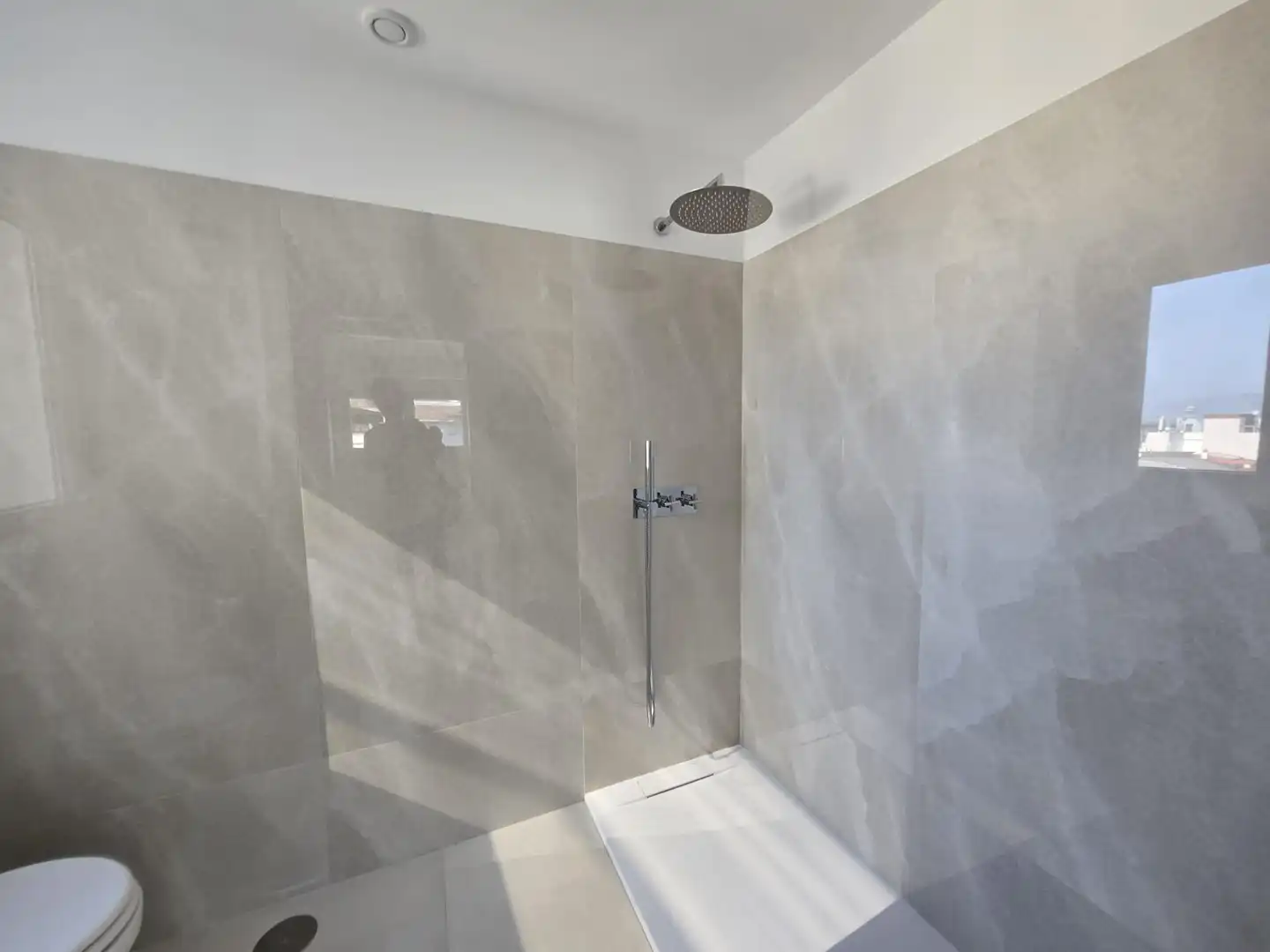 Baño de Ático en venta en Vigo  con Calefacción y Terraza